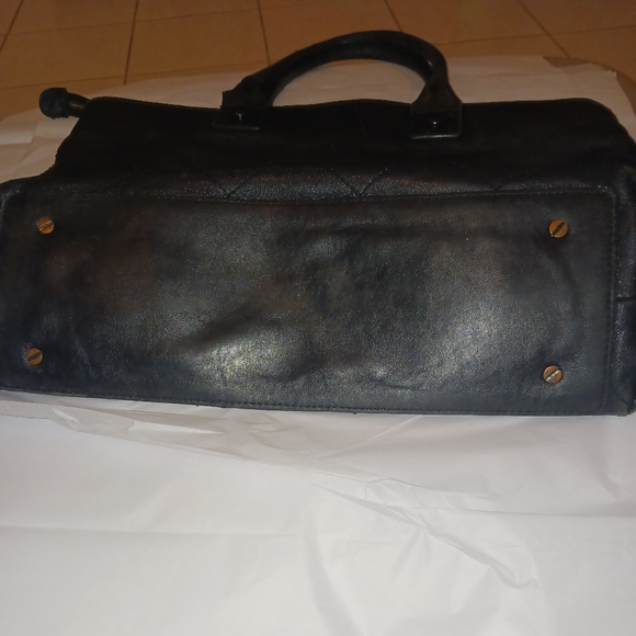 Tory Burch black leather tote. - Picture 4 of 13